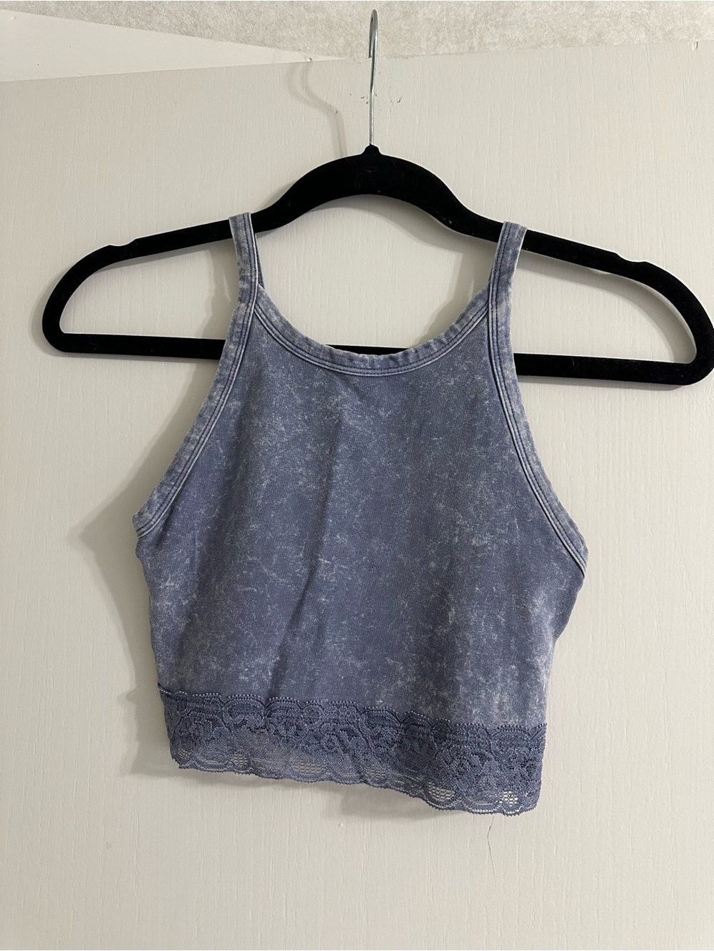 Colsie Indigo Washed Lace-Hem Cropped Tank